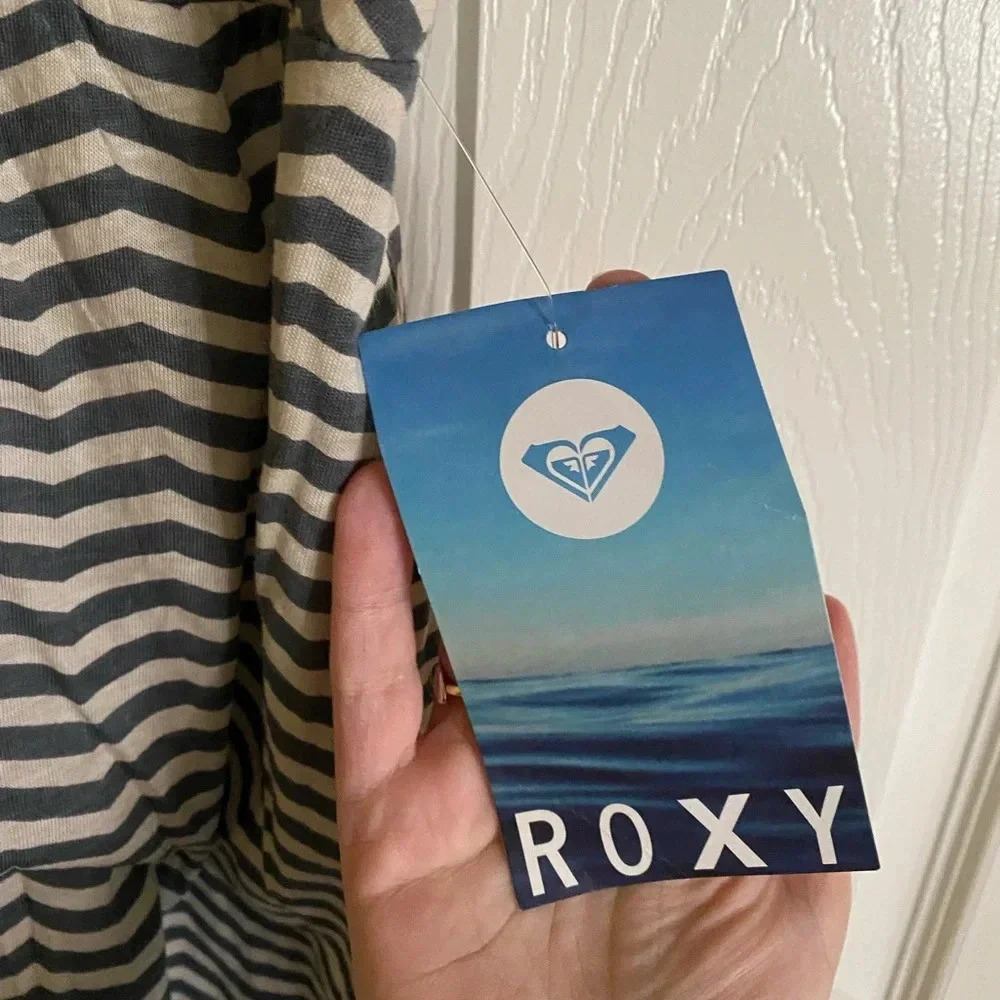 Roxy Sundress NWT
teal and cream chevron size small - Picture 7 of 8